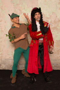 Capitan Uncino Peter Pan 200x300 - Capitan Uncino & Peter Pan