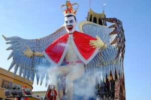 VIAREGGIO 300x200 - I Carnevali più famosi d'Italia