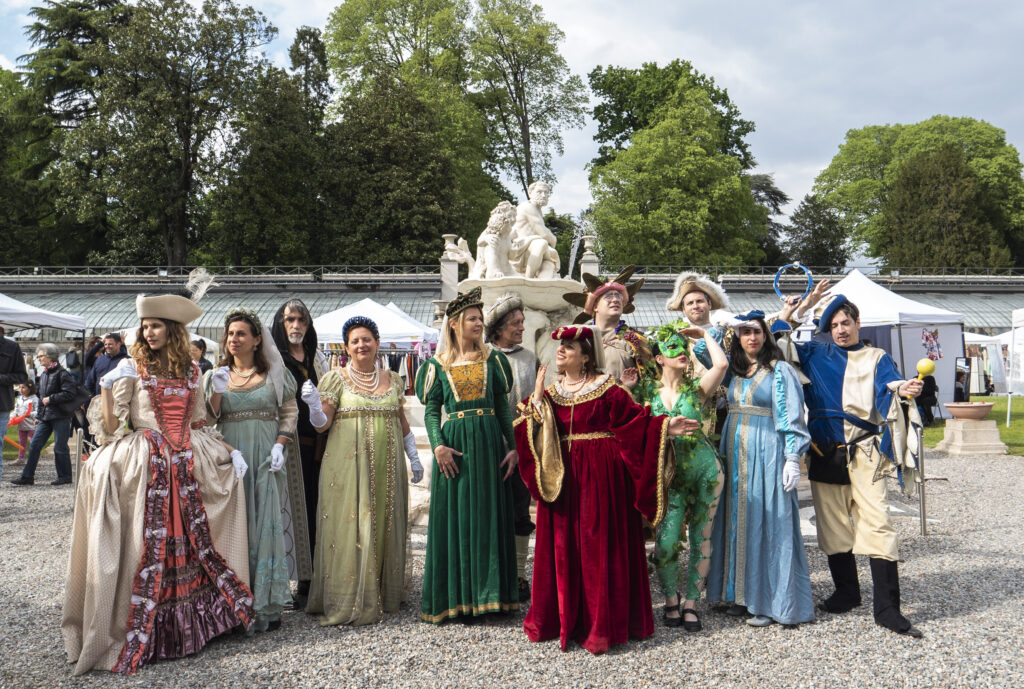 Affitto costumi carnevale per adulti di coppia e di gruppo